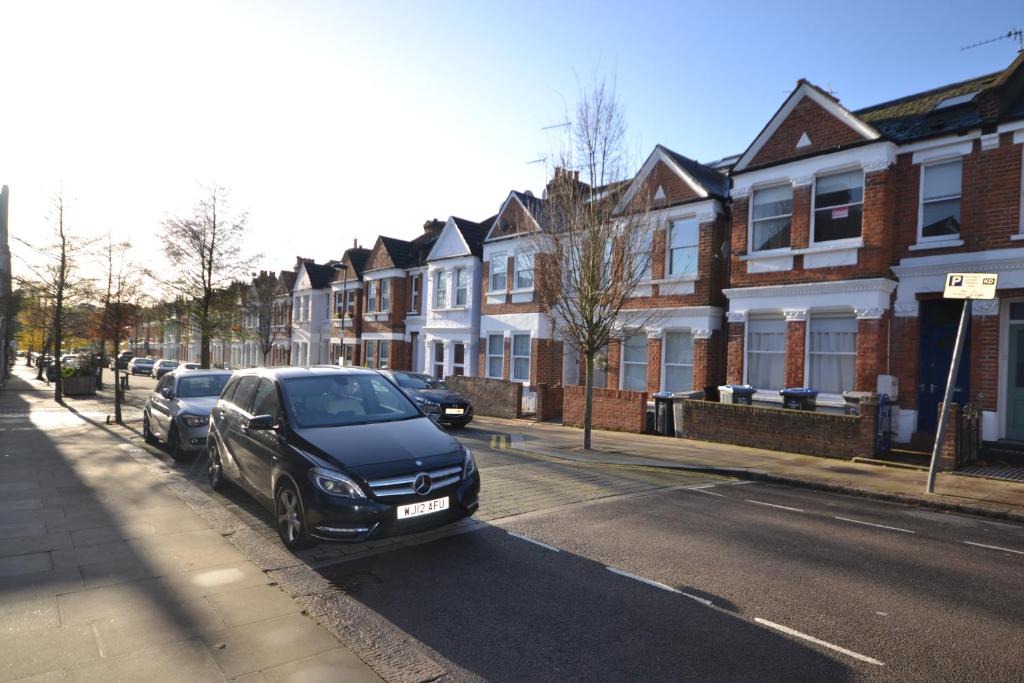 Kilburn Apartment | Queens Park Apartment