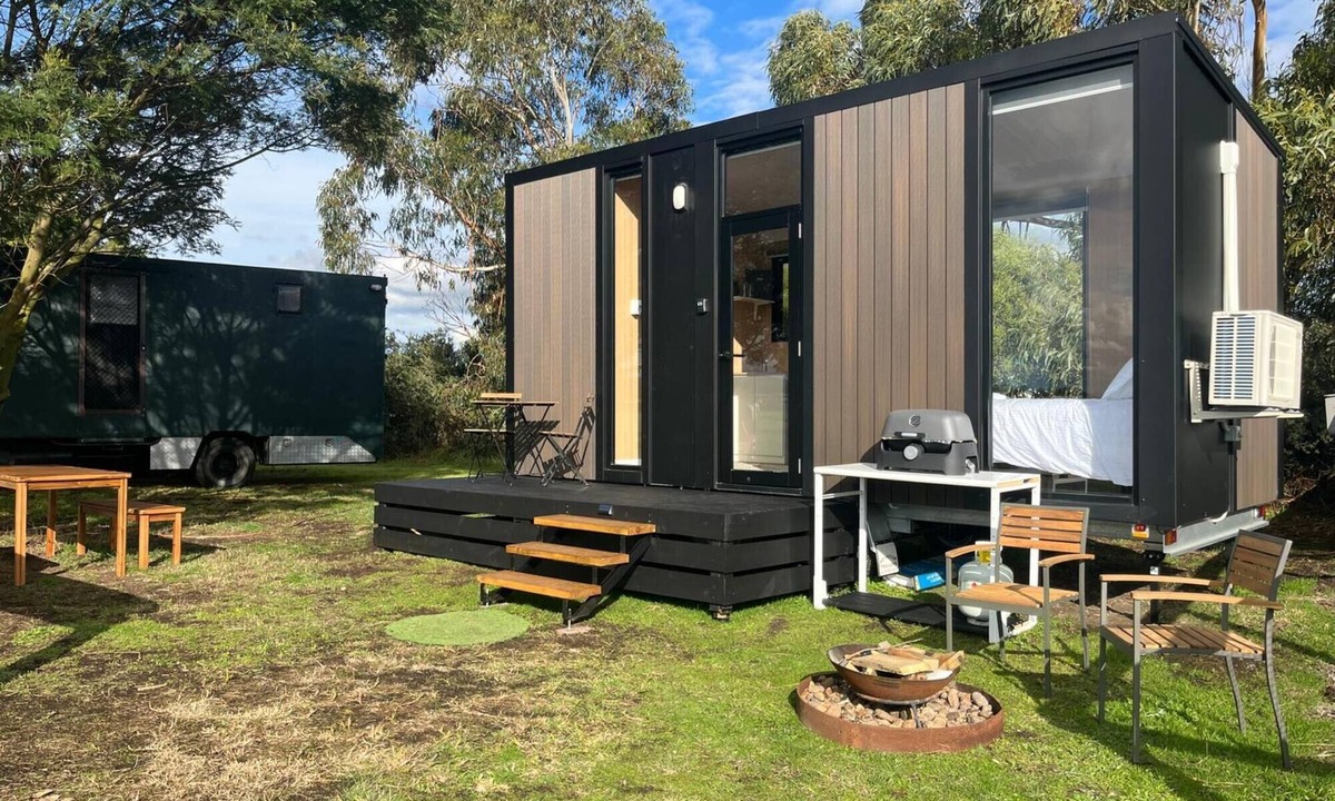 Grantville House | QueensFerry Farm by the Bay by Tiny Away