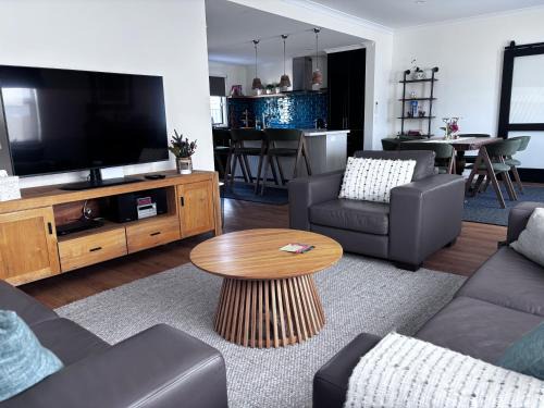 Portland House | Queensly Cottage