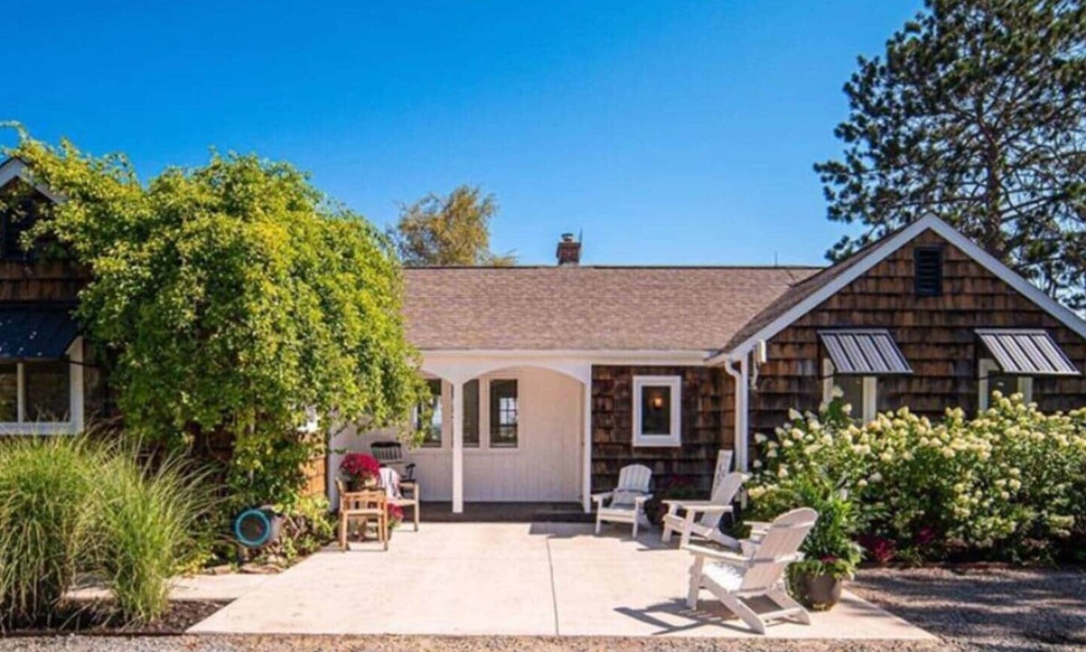 Hampstead House | Queenstown Lakefront Cutie Cottage
