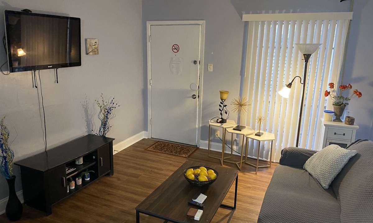 Crosstown Apartment | Quick getaway to Beale & downtown