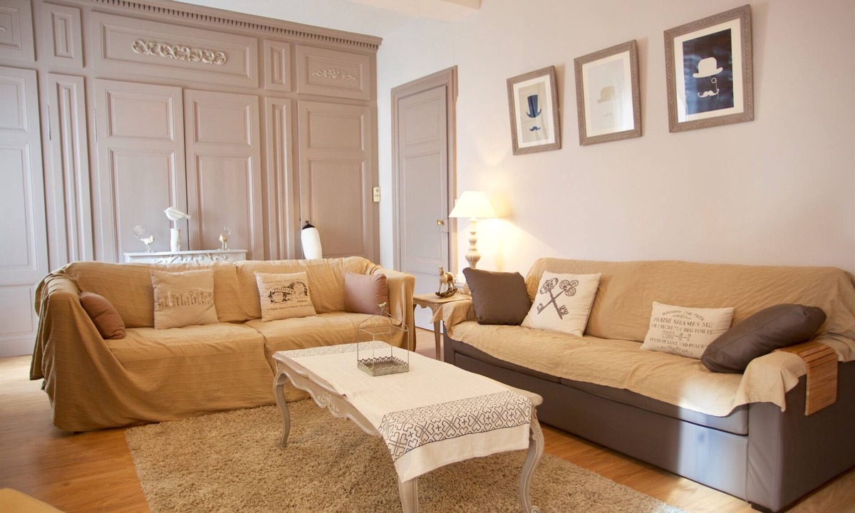 Bourg-de-Thizy Cottage | quidam - château de laforest