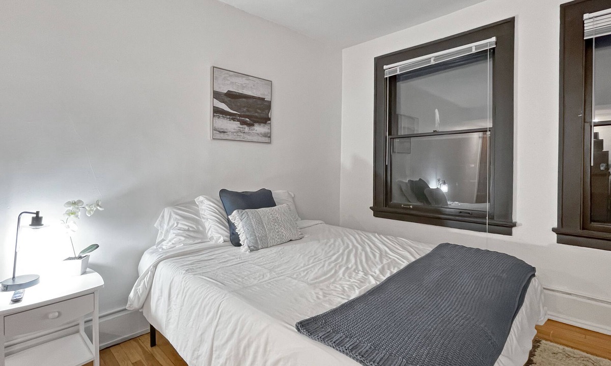 Downtown Des Moines Apartment | Quiet 1 Bed Studio Heart of Downtown