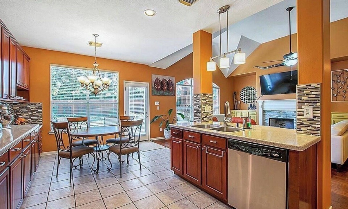 Kingwood House | Quiet 1-bedroom house in peaceful Houston. Shared home!