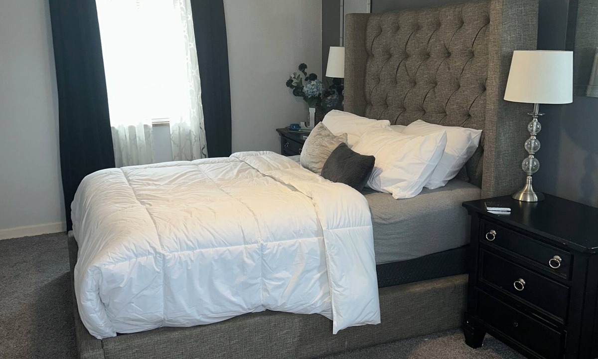 West Price Hill Apartment | Quiet 1 BR, Pet Friendly, 30+ Day Stay