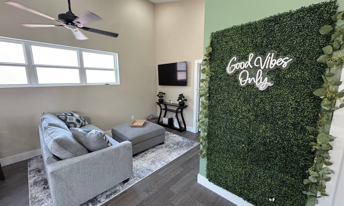 Northside House | Quiet 1BR- 5 mins away from Aquarium