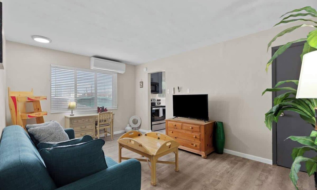 Tower Grove South Apartment | Quiet 1BR for Two · Tower Grove · Pet-Friendly · Free Parking + Laundry