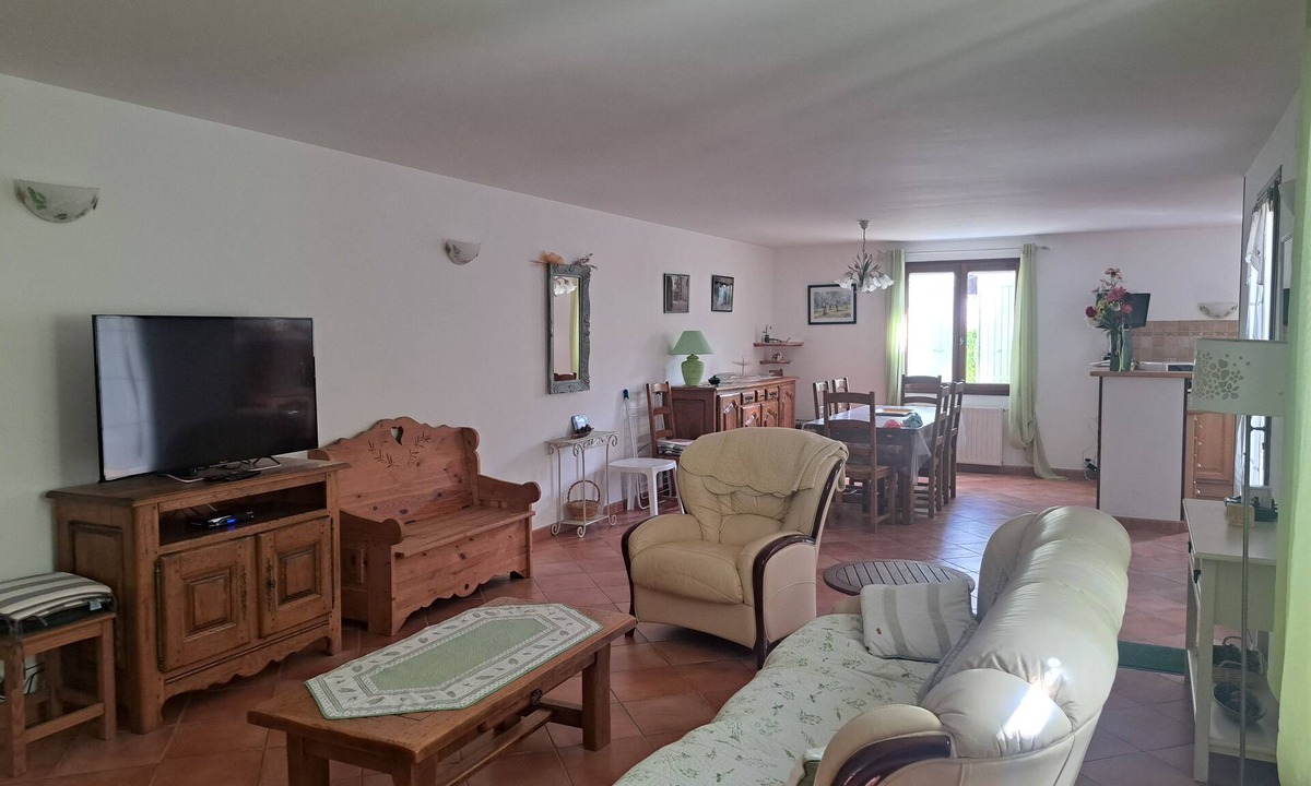 Montbrun-les-Bains House | QUIET 2-BEDROOM VILLA