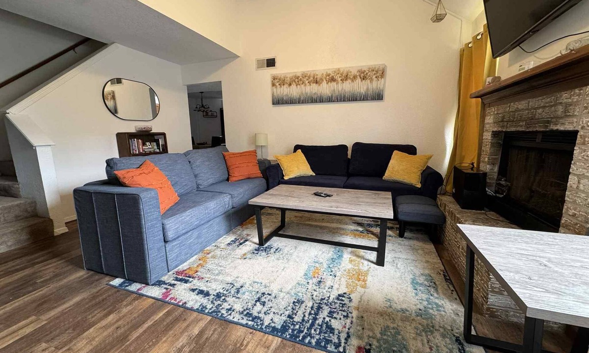 Taylor Ranch House | Quiet 2 bedroom in West Albuquerque close to grocery, parks, and hikes.