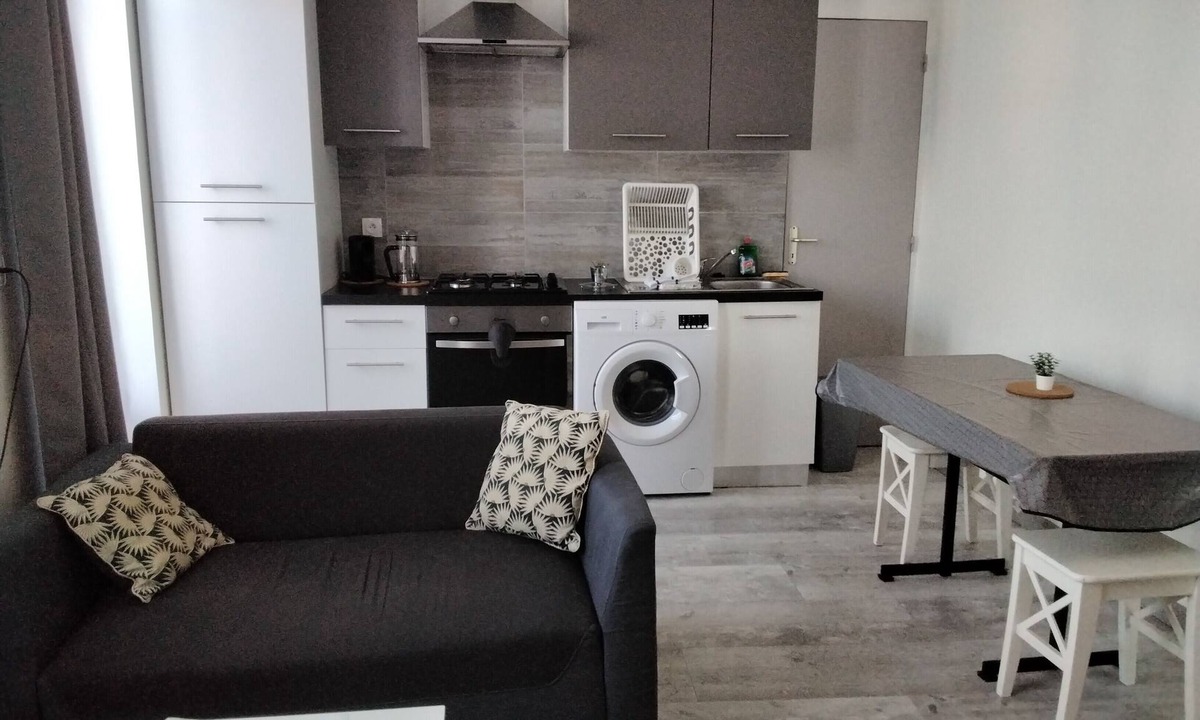 Saint-Martin-sur-Ocre Apartment | Quiet 2-person studio with garden and enclosed courtyard