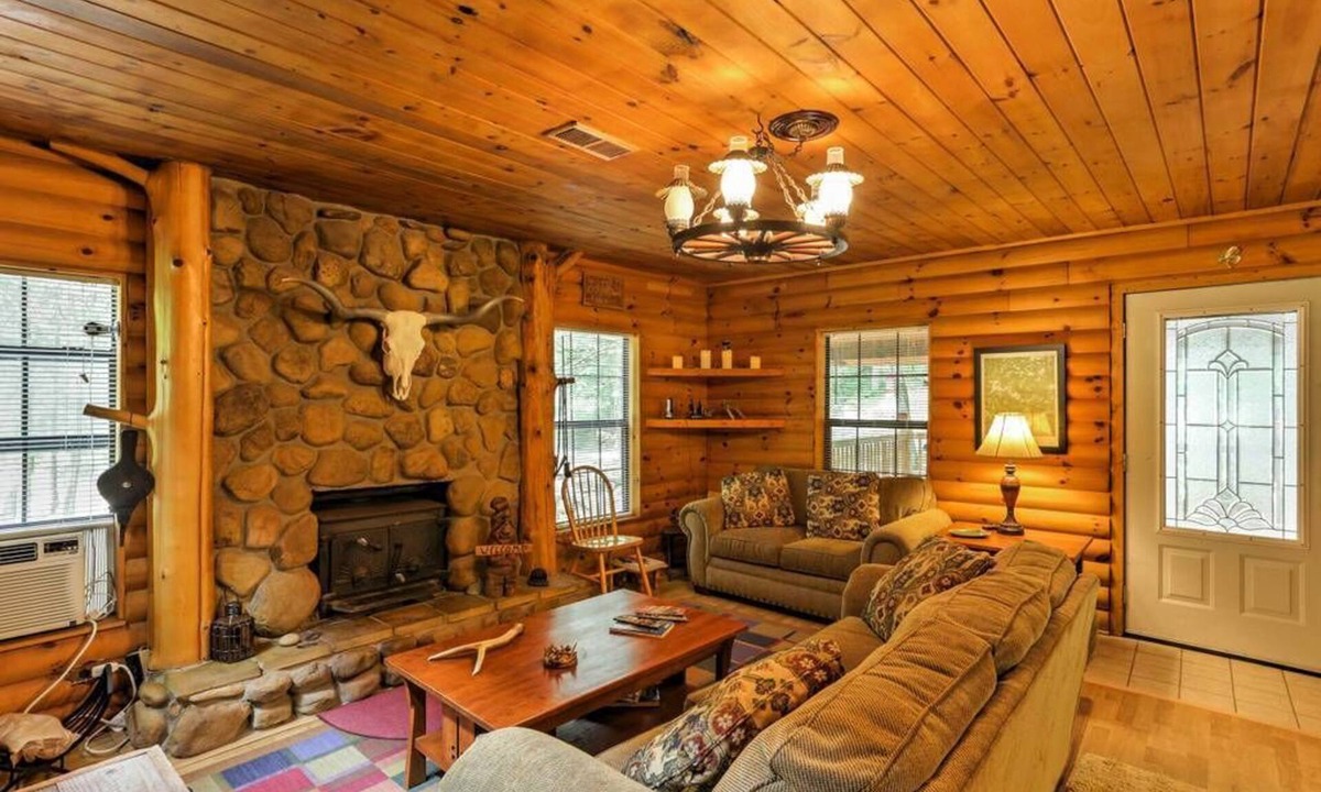 Marble Falls Cabin | Quiet 2BR Jasper Cabin w/Tranquil Creek Views
