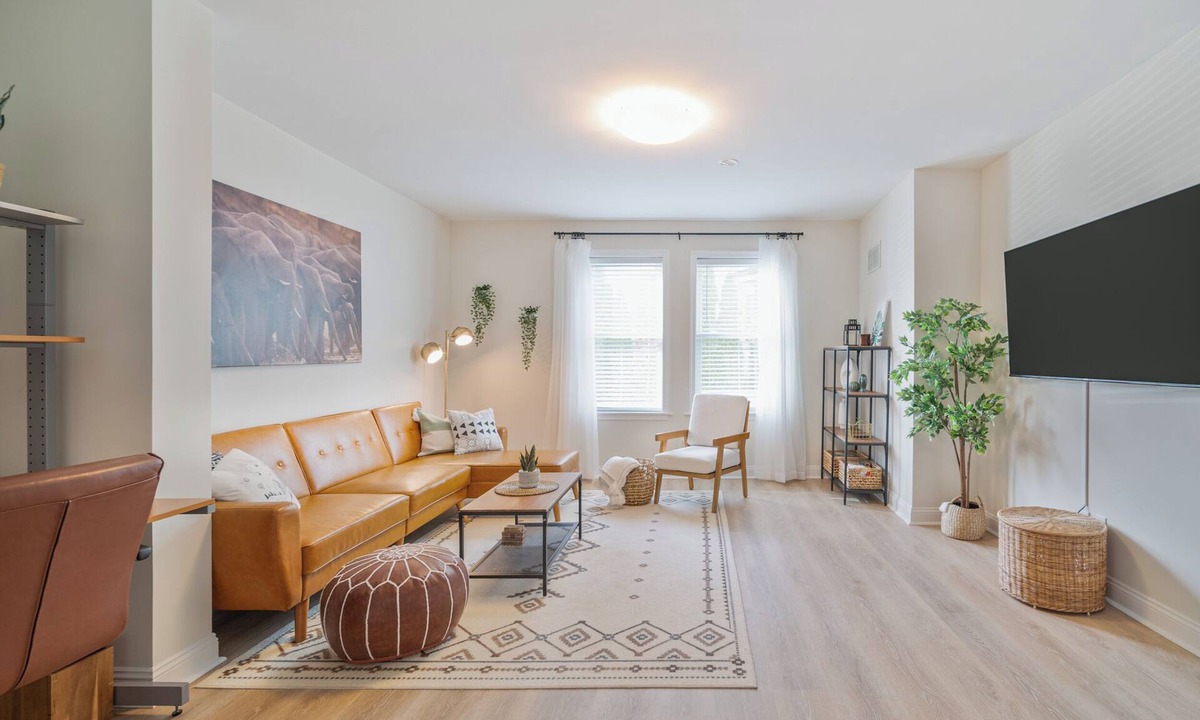 Fort Lee Apartment | Quiet 2BR Less than 30 Min from NYC