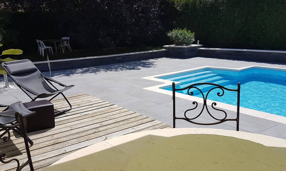 Saint-Lothain Villa | Quiet 3 épis gîte for 8 people with private pool