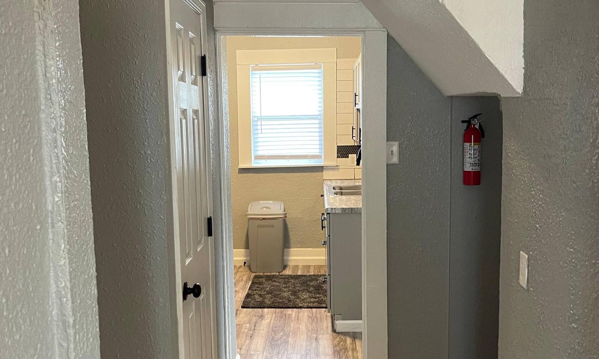 Lansing House | Quiet 3 Bedroom home Near downtown