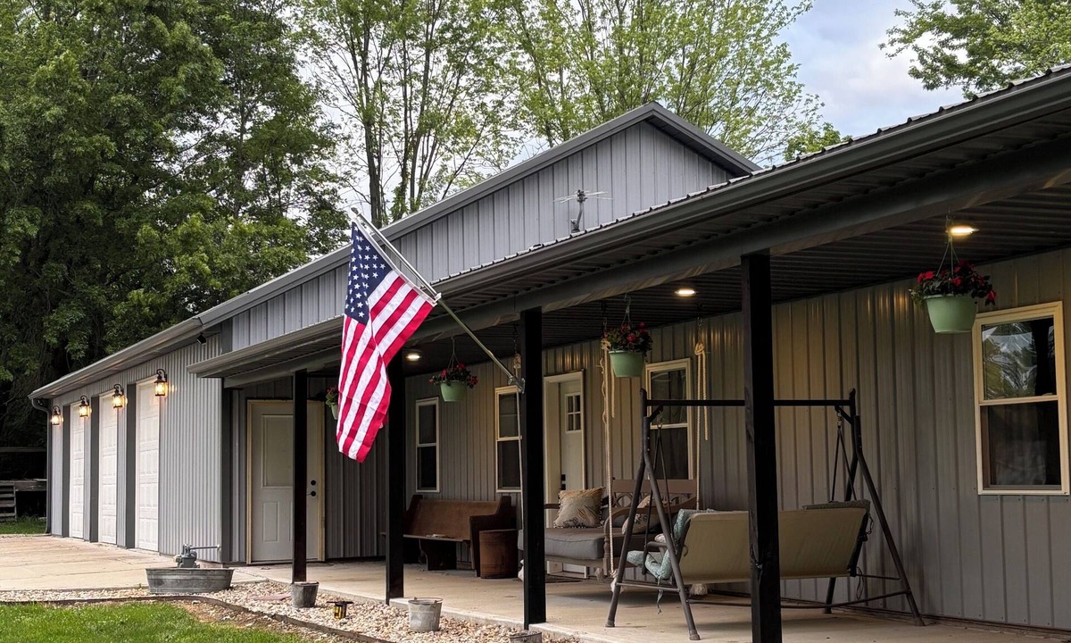 Sullivan House | Quiet 3-bedroom home on 4 aces near Lake Sullivan