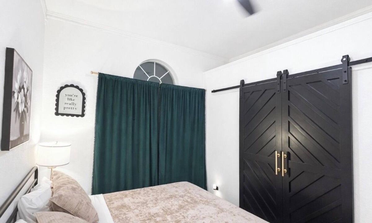 Rockwall House | Quiet 3-bedroom house in beautiful Rockwall near the Harbor
