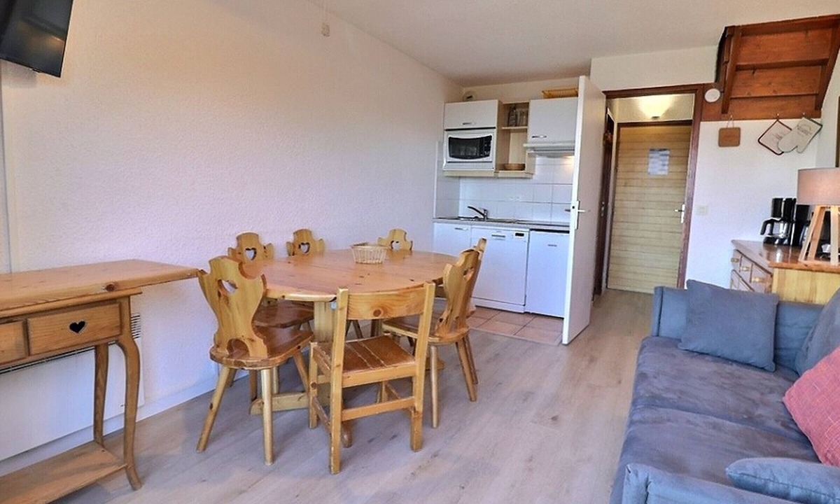 Meribel-Mottaret Apartment | Quiet 3-Room Duplex, 6/7 Pers.