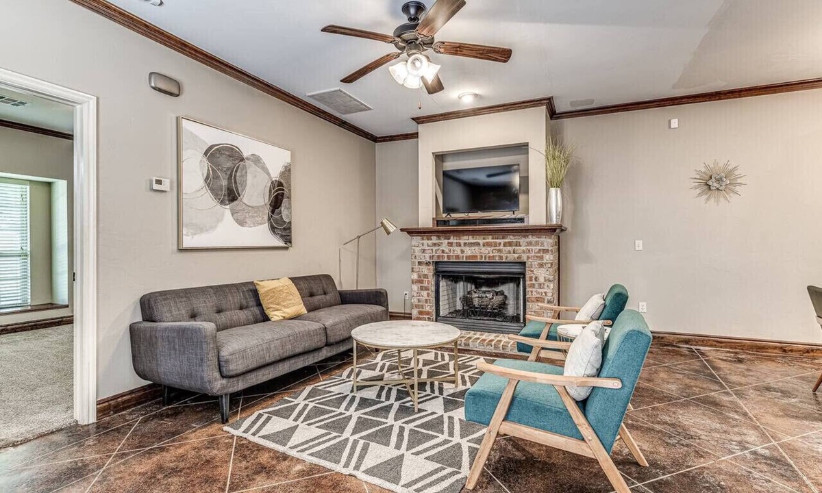 Central Oklahoma City House | Quiet 4 Bed Home With HOA Park