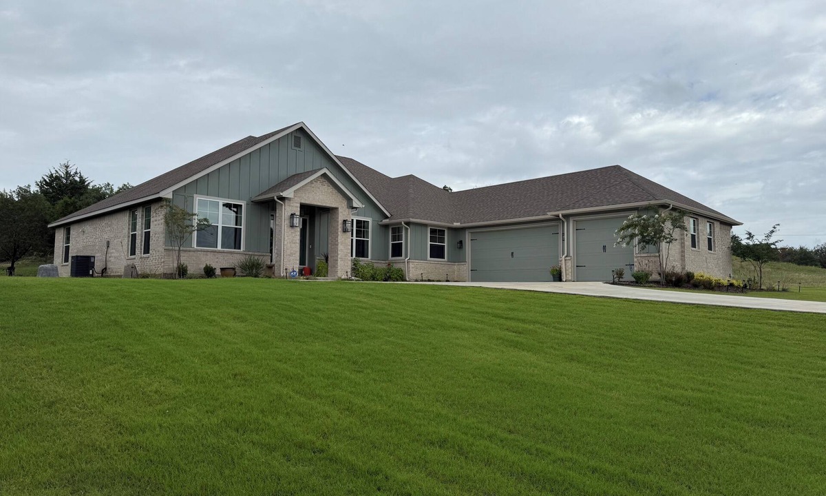 Weatherford House | Quiet 4BR 2.5BA Modern New Country Home in Weatherford