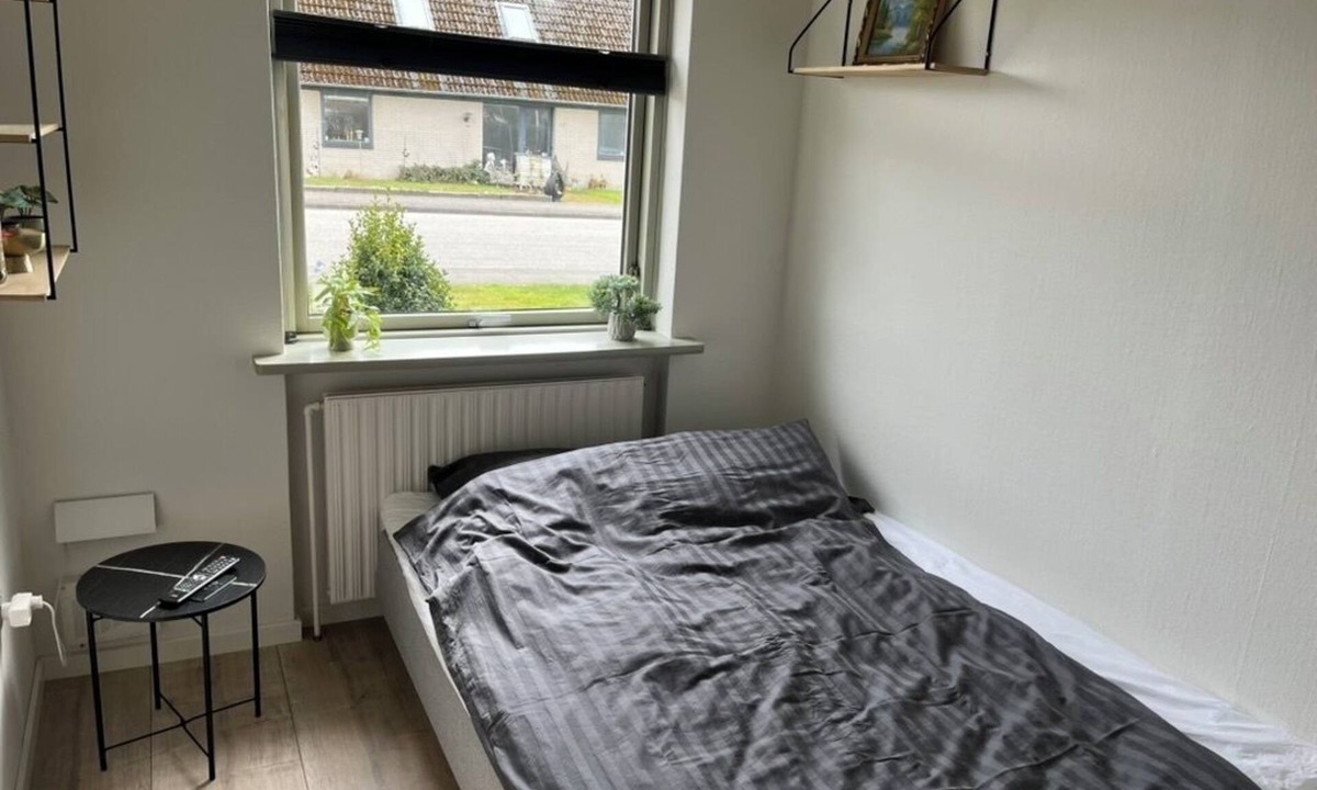 Herning Bed & Breakfast | Quiet and budget-friendly room in Herning – with access to kitchen and garden