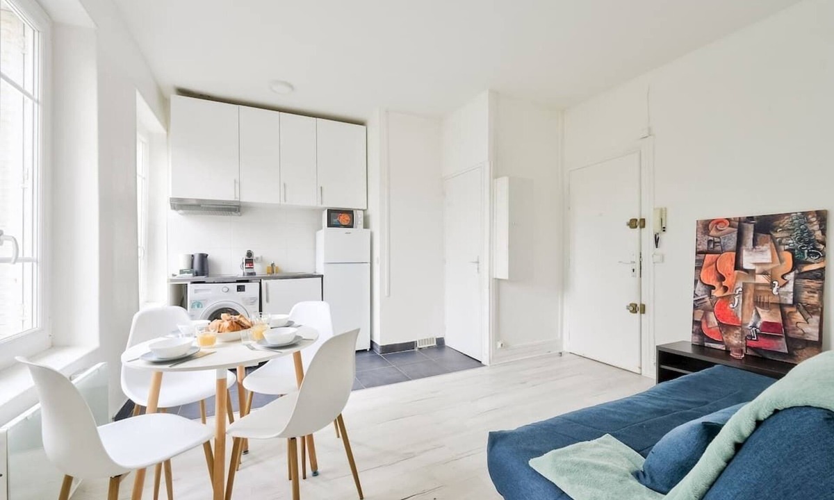 Centre Apartment | Quiet and cosy 2BR in Nanterre - Near La Defense