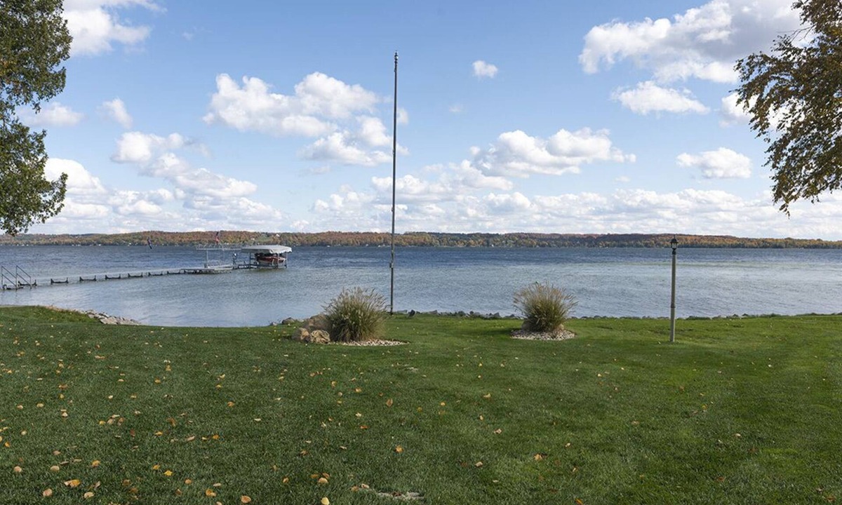 Cedar House | Quiet and private sandy bottom lakefront