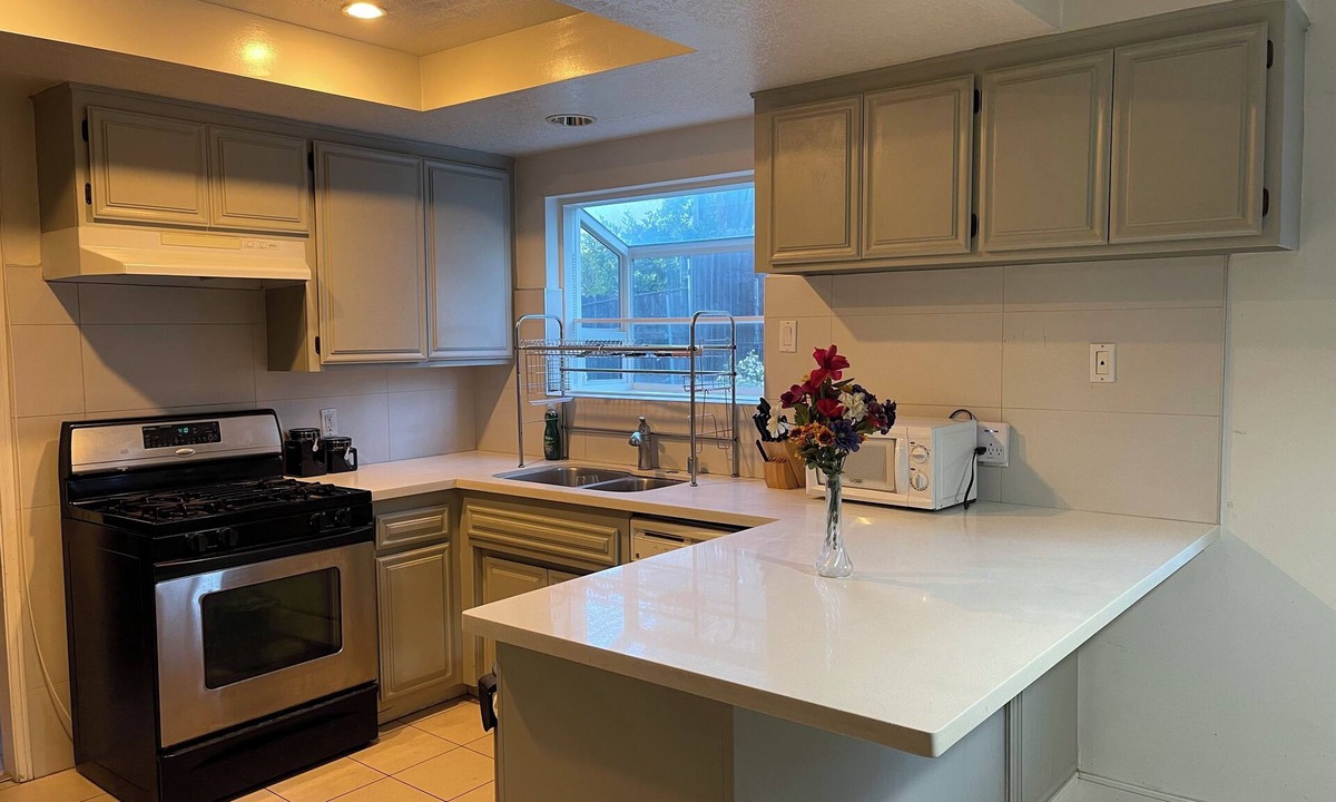 La Crescenta House | Quiet and Safe 3-bedroom house in Glendale