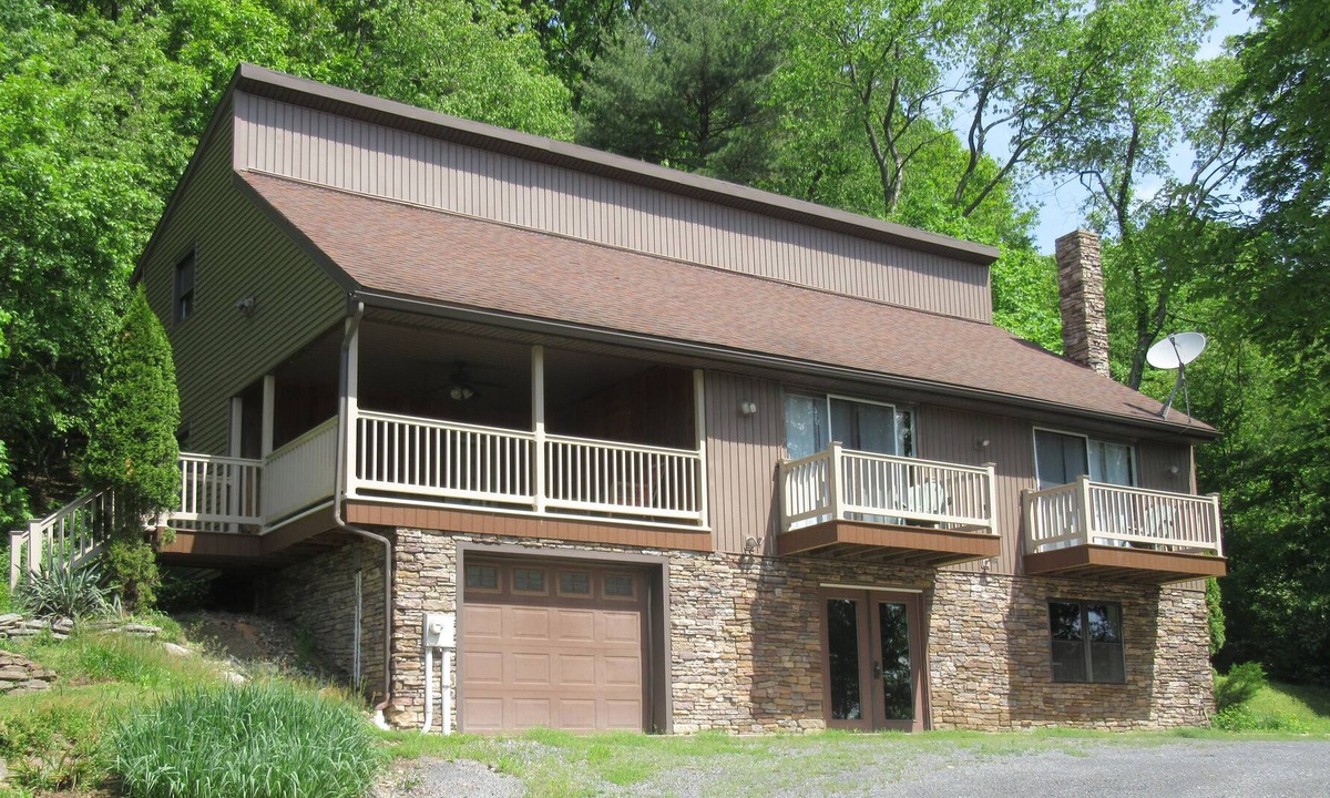 Spring Mills House | Quiet and Secluded Mountainous Area