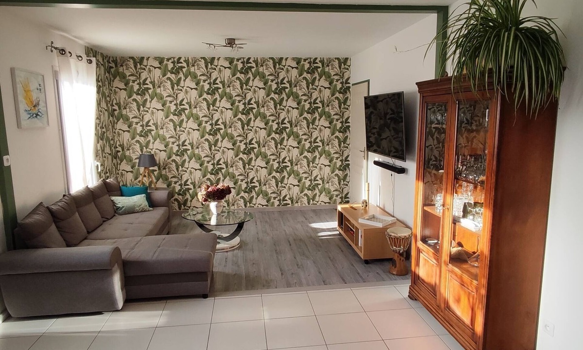 Thezy-Glimont House | Quiet and serene accommodation "Les Fauvettes".