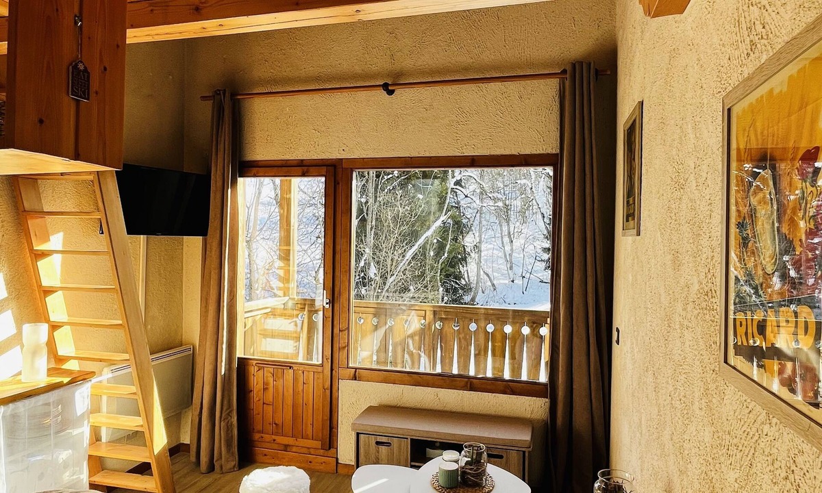 Demi-Quartier Apartment | Quiet and warm apartment