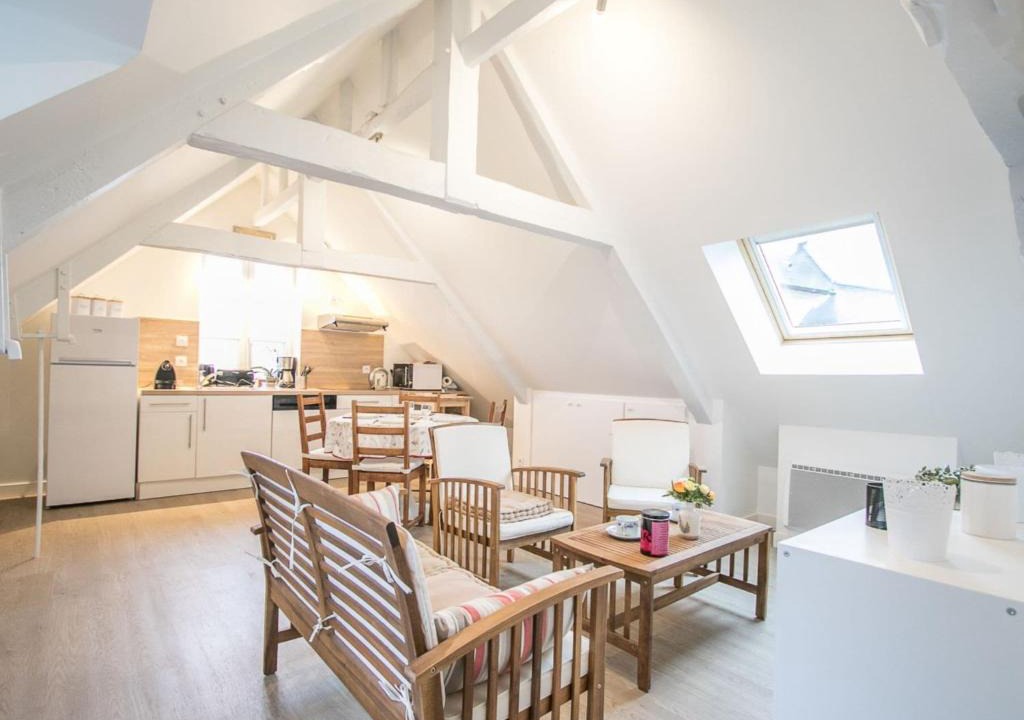 Bayeux Apartment | Quiet apartment in Bayeux 9km from beach