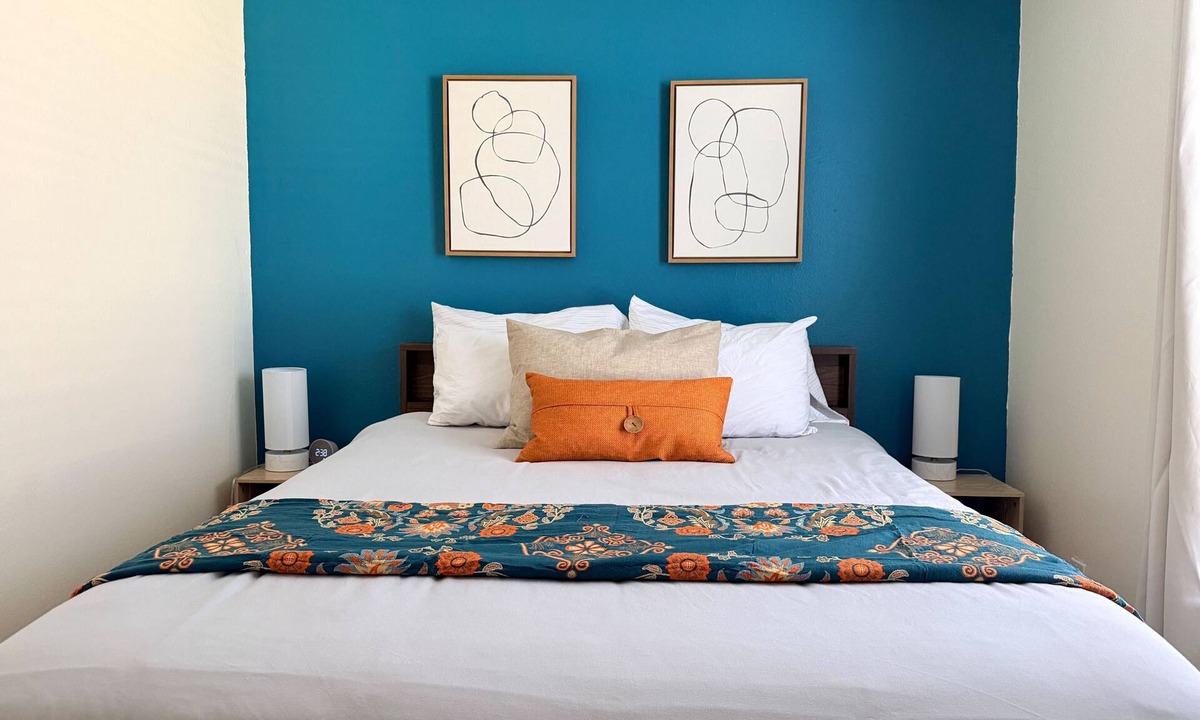 Barrington Oaks House | Quiet Austin 2BR | Near Domain & Apple