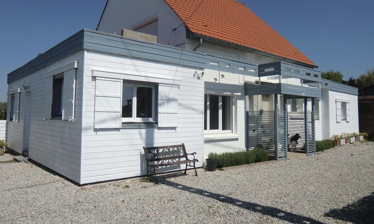Radinghem-en-Weppes Cottage | Quiet, Bright Apartment in the Weppes