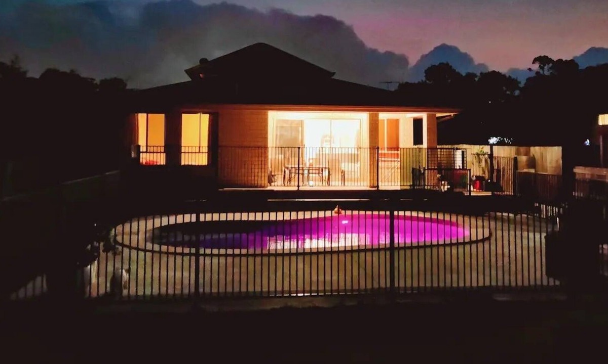 Thorneside House | Quiet, Bright and Spacious Home on Esplanade