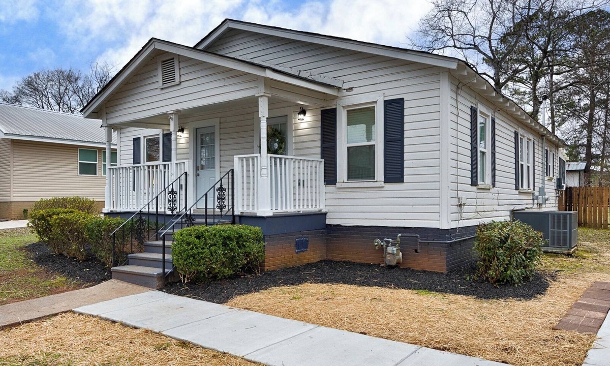 Huntsville House | Quiet Bungalow for 6