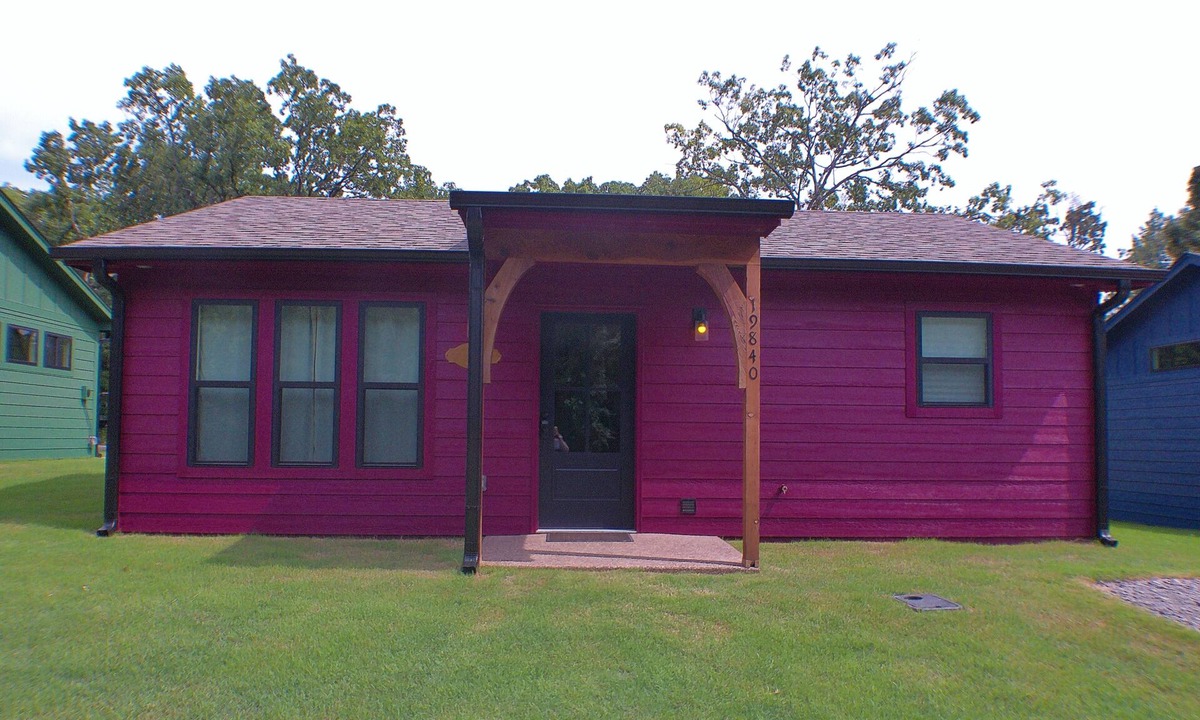 Hulbert Cabin | Quiet cabin, hot tub, firepit, no pet fee, MAX 4 person occ