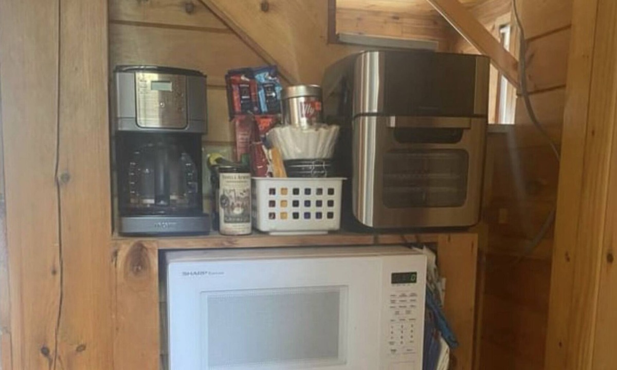 Lincoln Cabin | Quiet cabin on Center Pond.