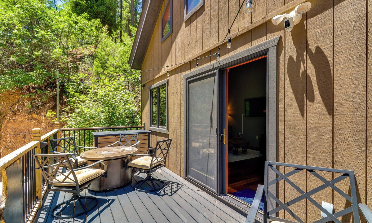Cloudcroft Cabin | Quiet Cabin Retreat: Minutes from Cloudcroft!