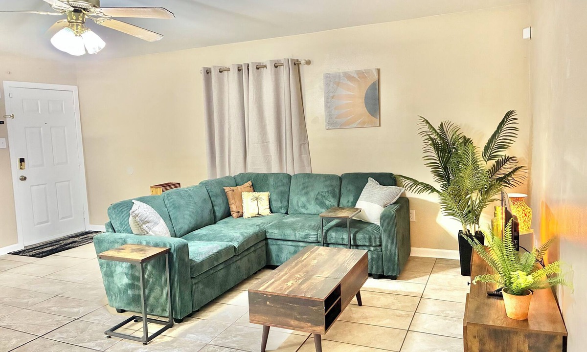Houma Condo | Quiet Cajun Living. Short drive to NOLA. Perfect DATE NIGHT vibe!
