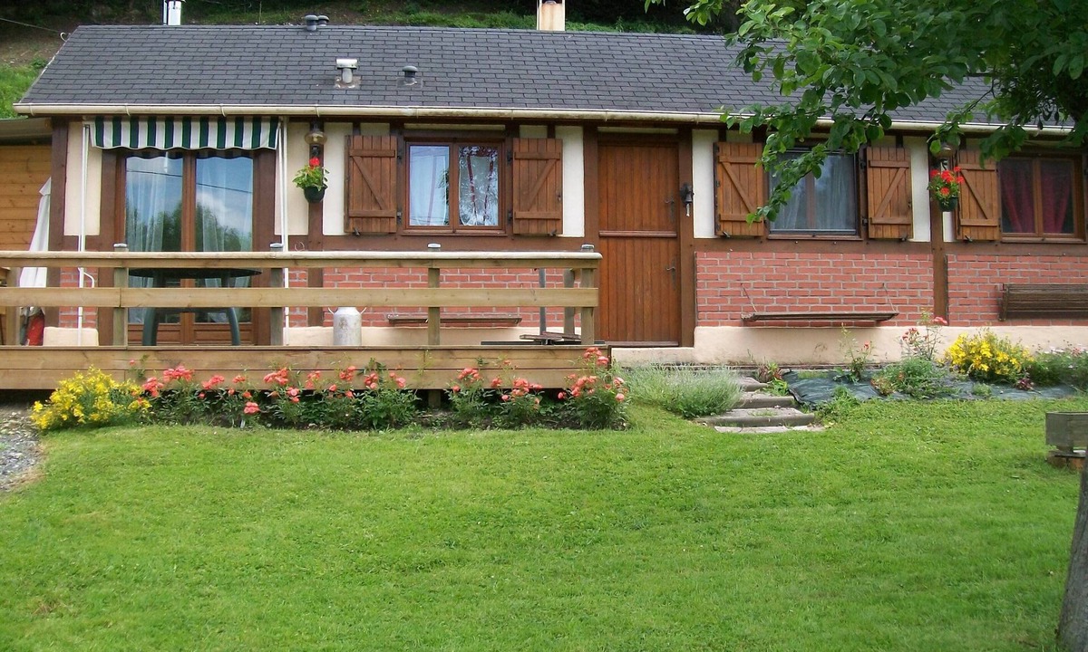 Saint-Sulpice-de-Grimbouville Ski Chalet | Quiet chalet in Normandy