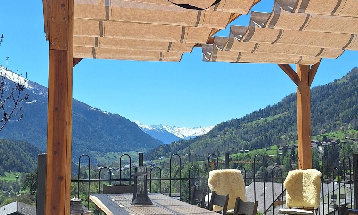 Fiesch Apartment | Quiet chalet-studio with mountain view & terrace - ideal for enjoyment