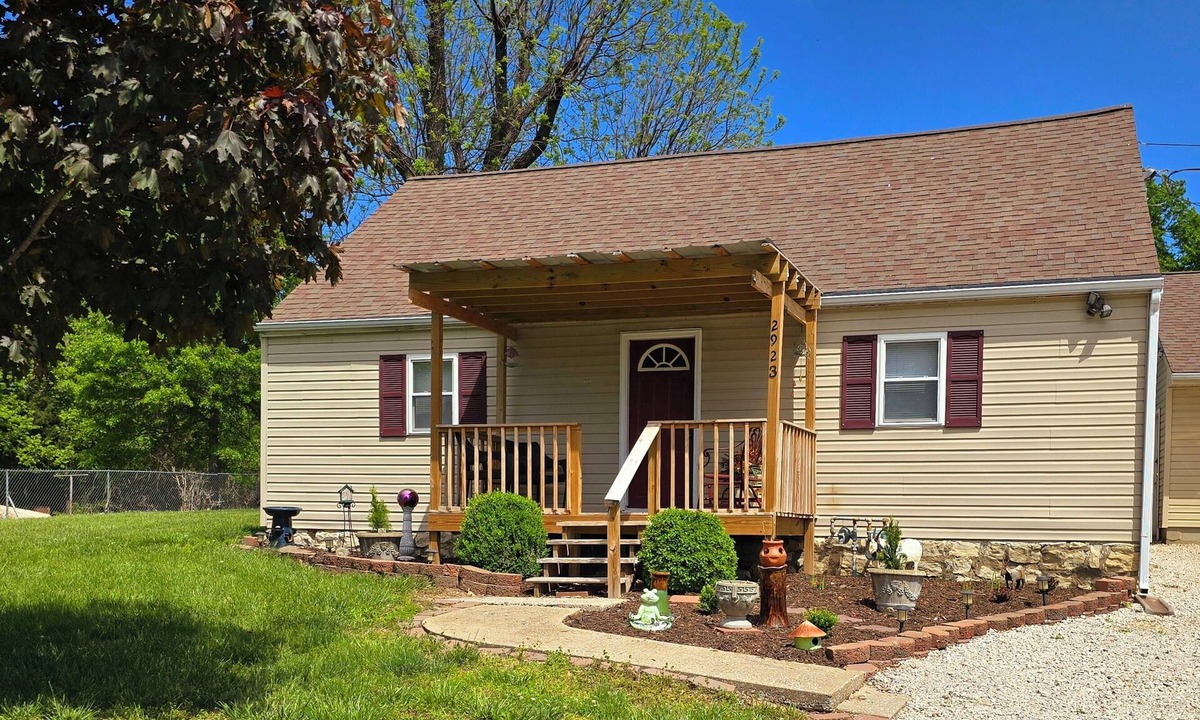 Kansas City House | Quiet Charm in Kansas City 4 bedrooms