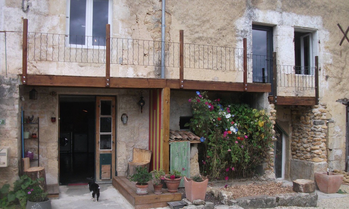 Chire-en-Montreuil House | Quiet, comfortable room in charming surroundings