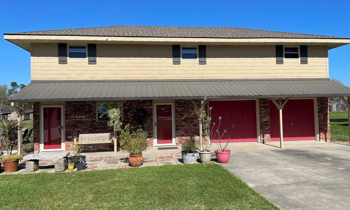 Saint Rose House | Quiet comfortable home with lots of extras. Great for families and entertaining.