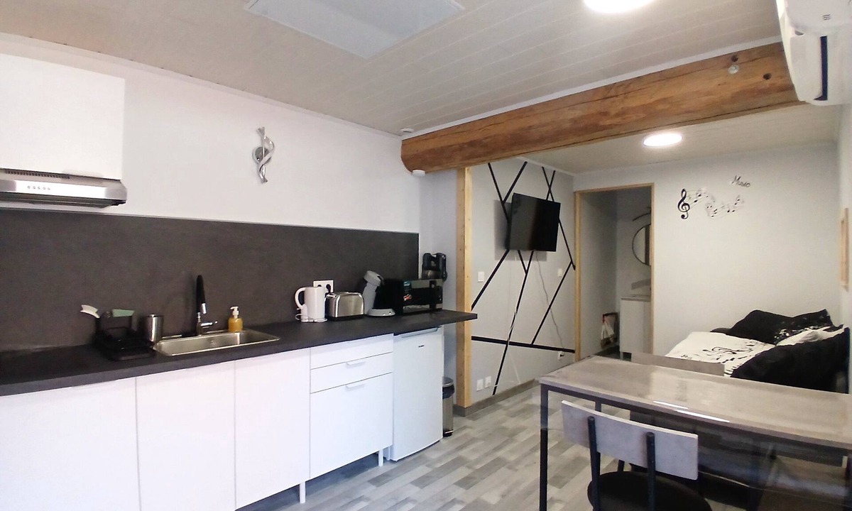 Paroisse Le Finage Apartment | Quiet, comfortable studio in the countryside.