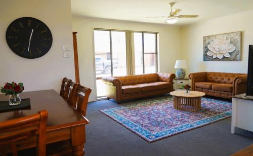 Denman Apartment | Quiet & Convenient