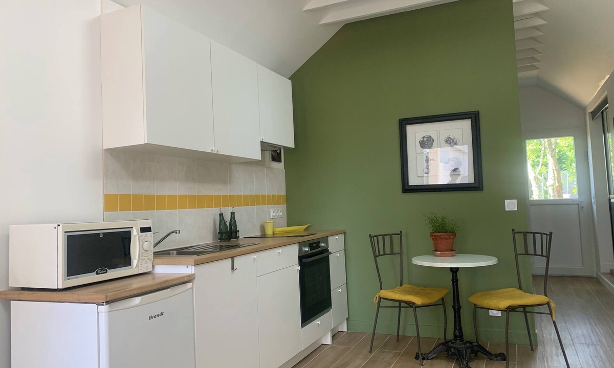 Auray House | Quiet cottage with garden