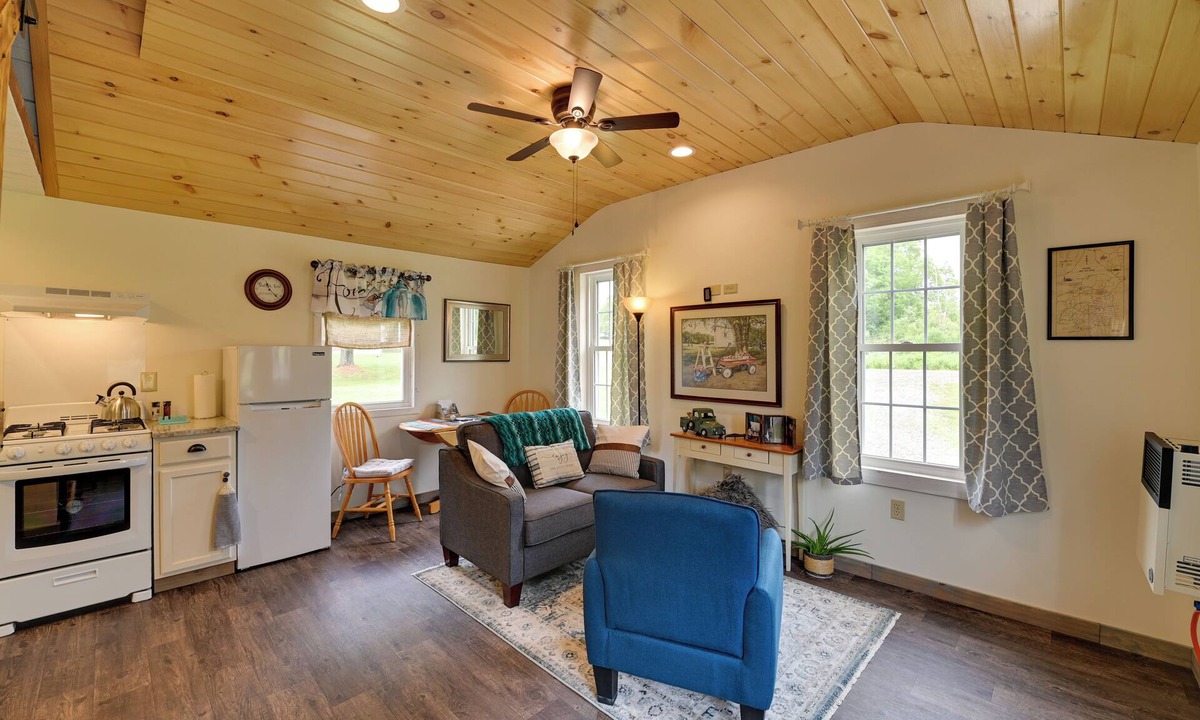 West Edmeston Cabin | Quiet Country Escape: Fire Pit, Fish On-Site!