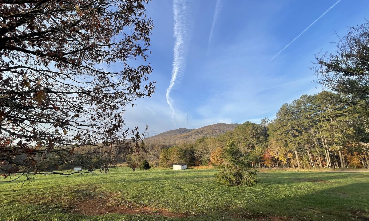 Bedford House | Quiet Country Home @ Dragonfly Ridge - Bring Pets!