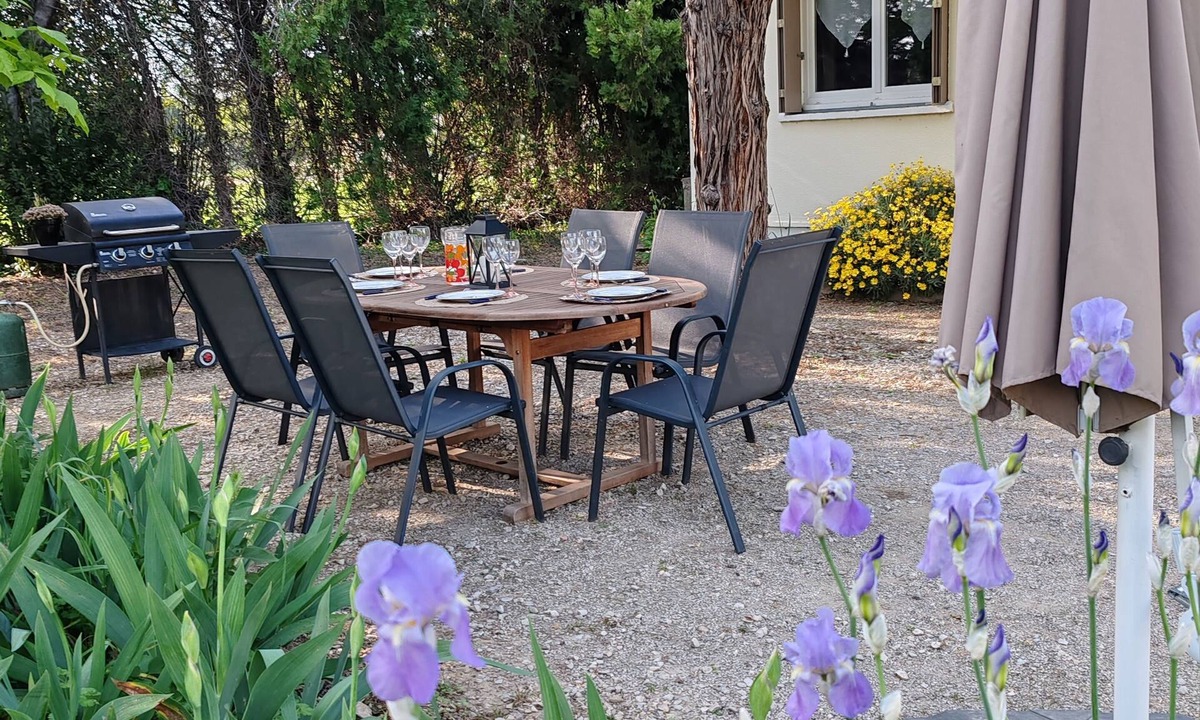 Jonquieres House | Quiet country house 2 km from the village and 10 min from Orange